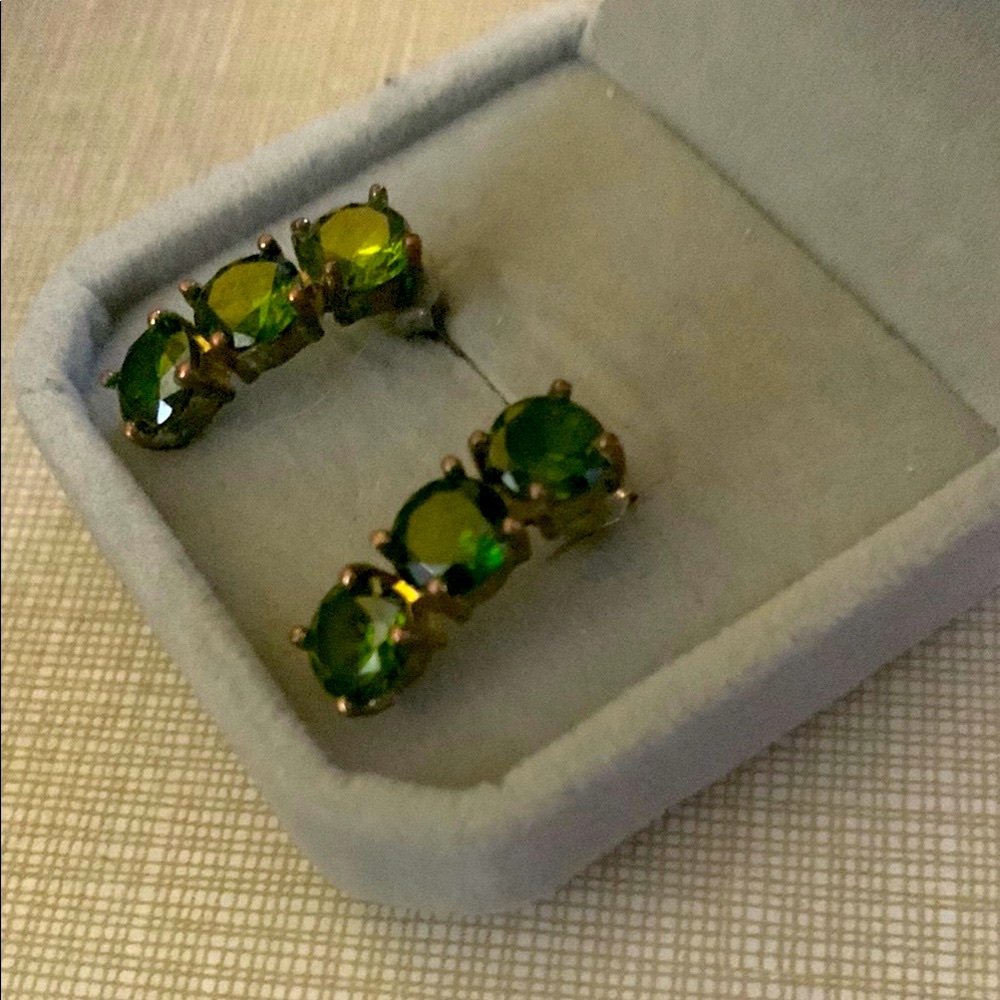 Beautiful olive Green quartz vintage Gemstone Statement earrings - Picture 3 of 9
